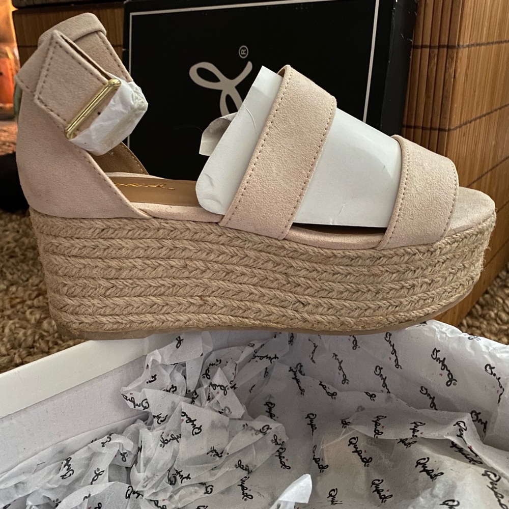 Francesca’s Qupid Nude,Suede,BIGBANG Platform,Shoes,Sandals,Espadrilles•NWT•6.5